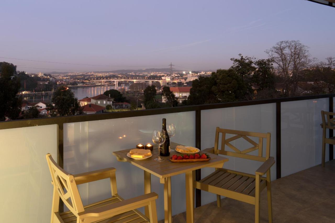 Host Wise - Luxurious Impressive Apartment - Balcony And Pool Вила Нова ди Гая Екстериор снимка